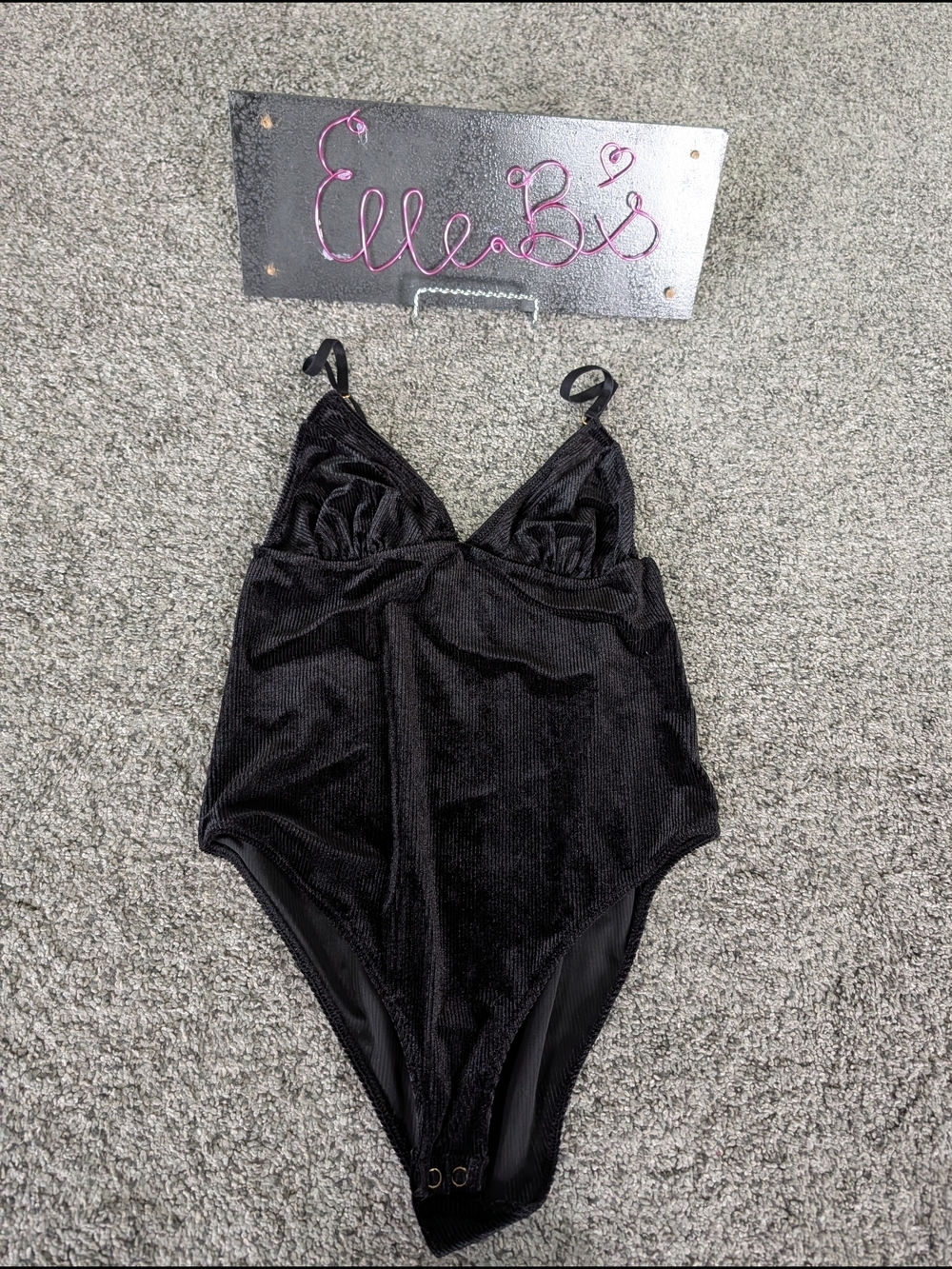 Used Black Ribbed Velvet Bodysuit